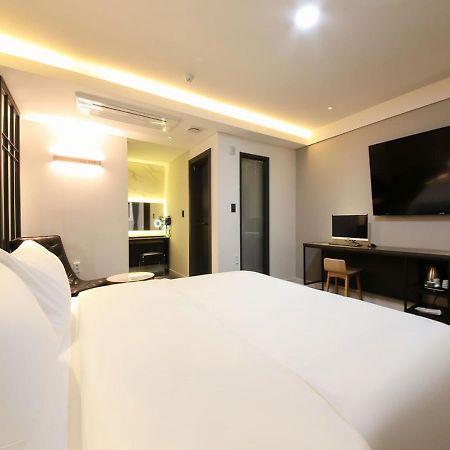 West In Hotel Yeosu Bagian luar foto