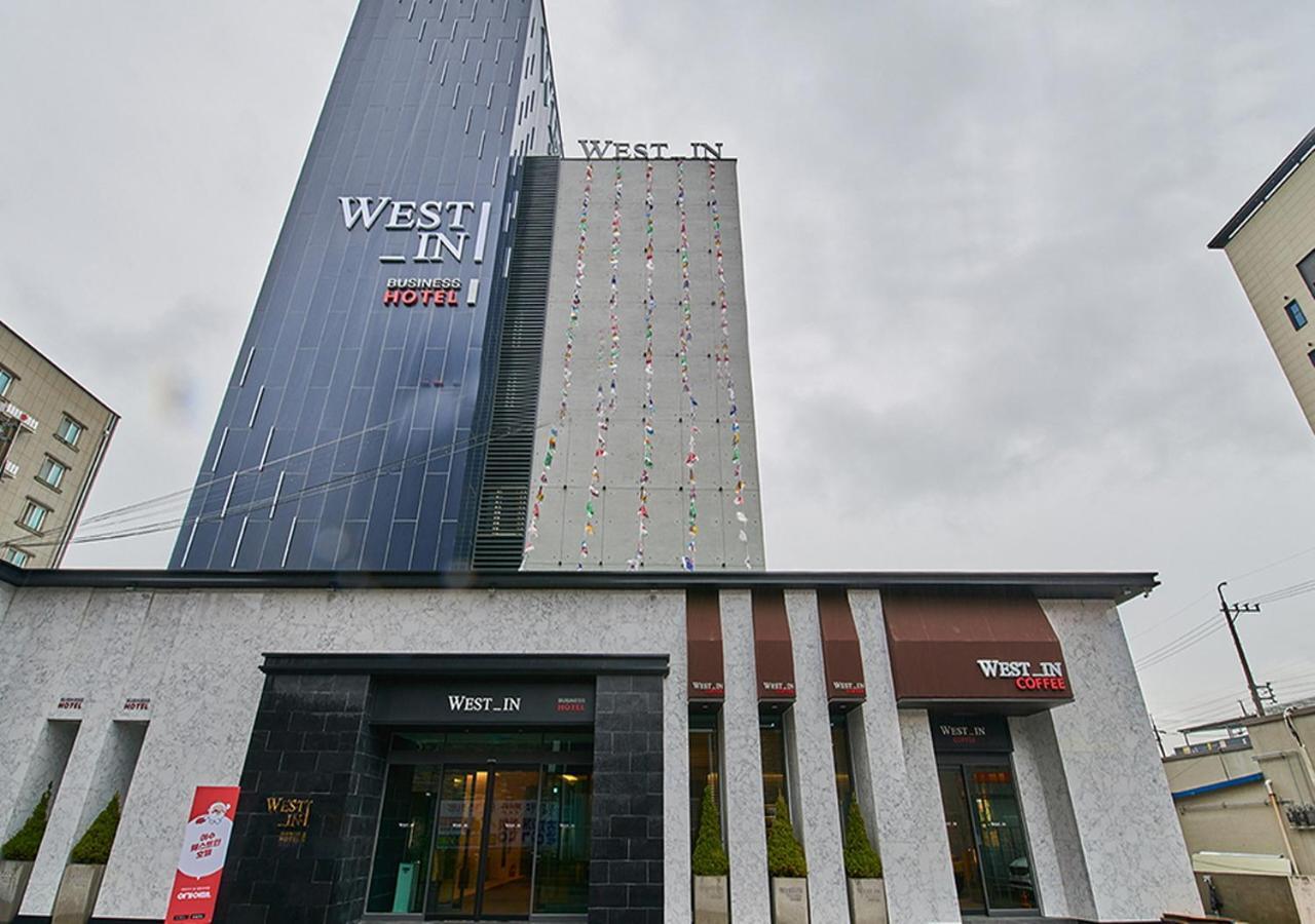 West In Hotel Yeosu Bagian luar foto