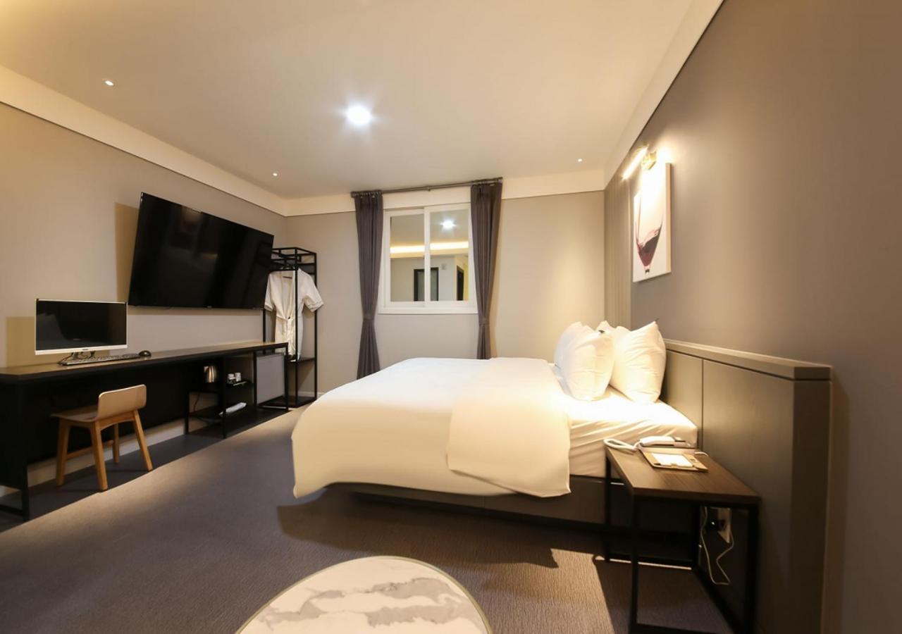 West In Hotel Yeosu Bagian luar foto
