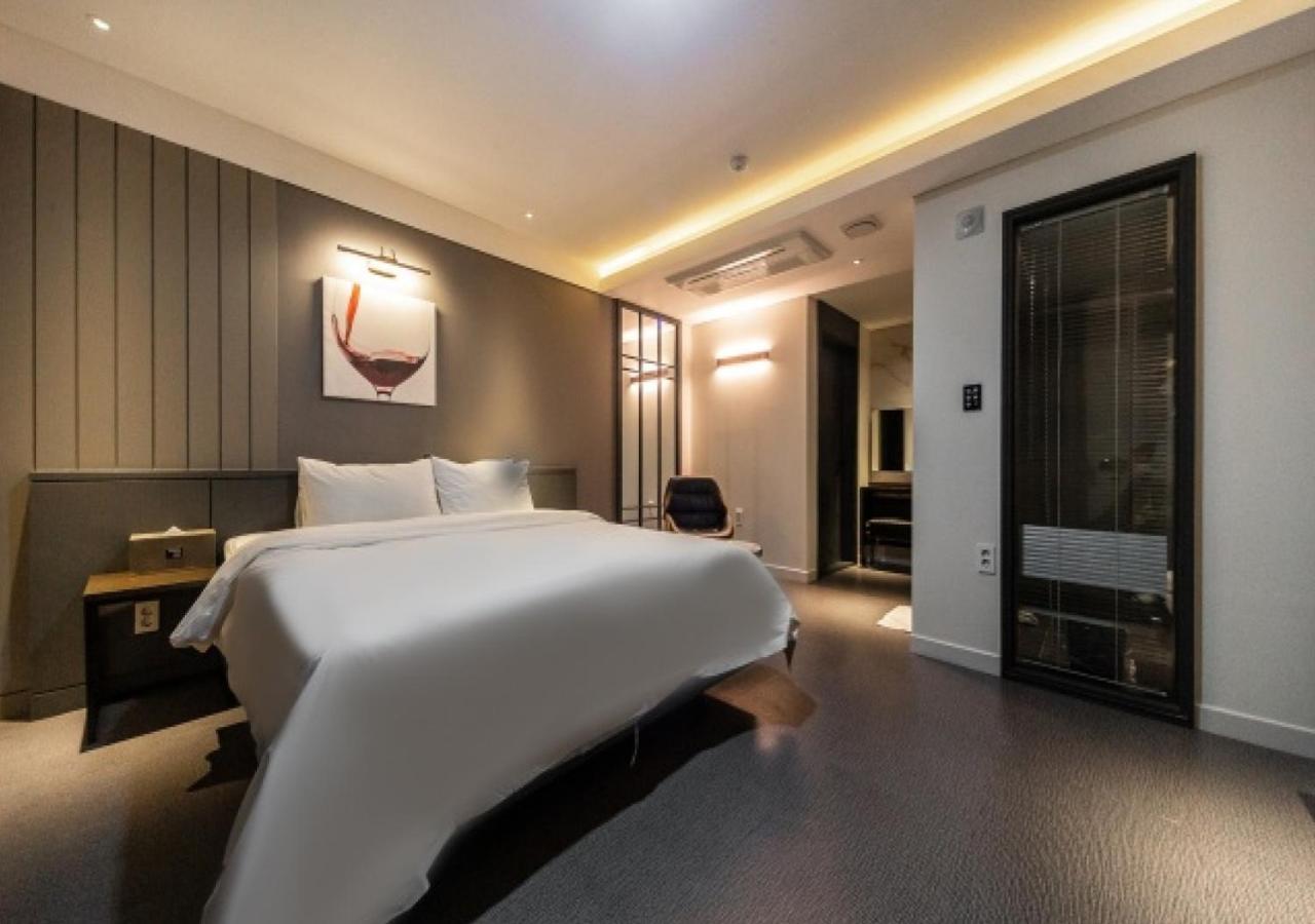 West In Hotel Yeosu Bagian luar foto