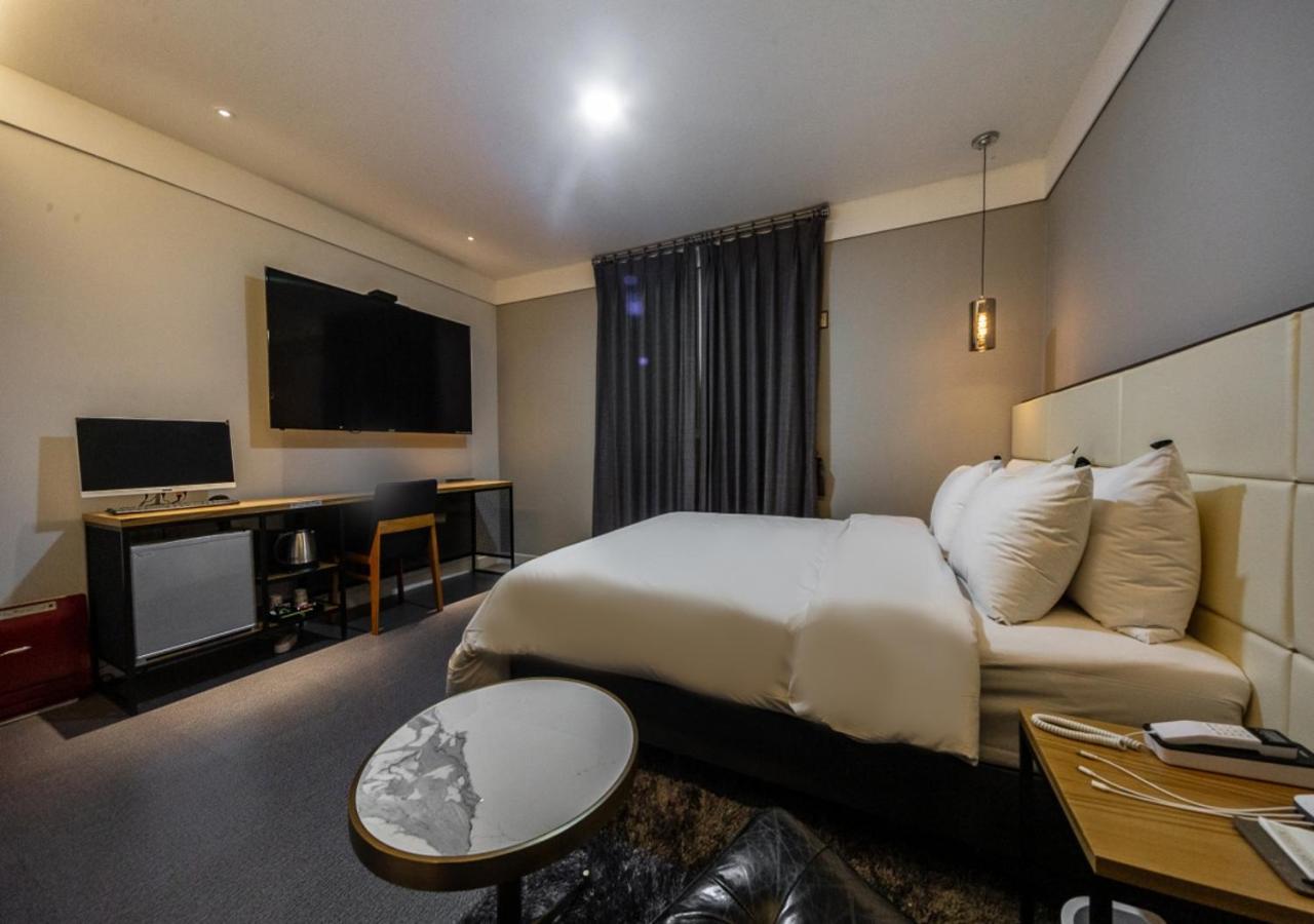 West In Hotel Yeosu Bagian luar foto