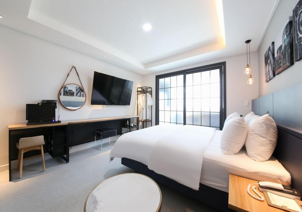 West In Hotel Yeosu Bagian luar foto