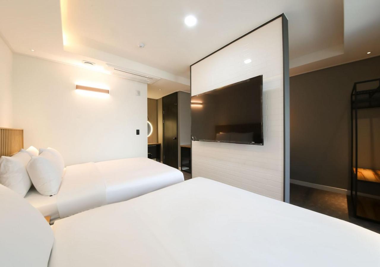 West In Hotel Yeosu Bagian luar foto
