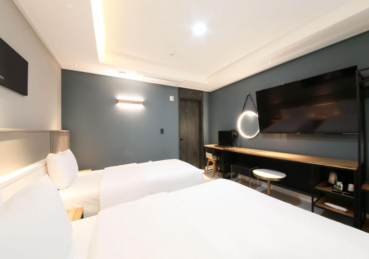 West In Hotel Yeosu Bagian luar foto