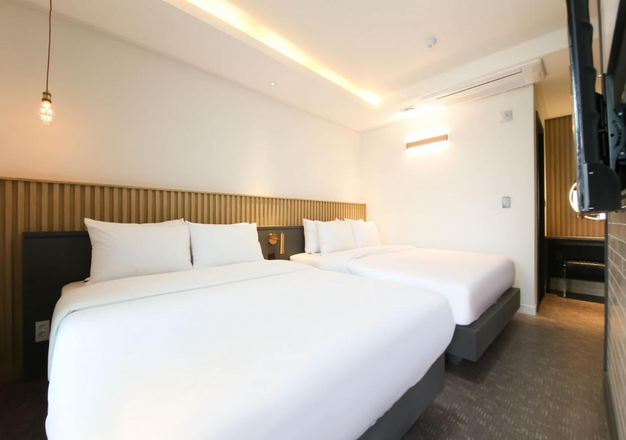 West In Hotel Yeosu Bagian luar foto