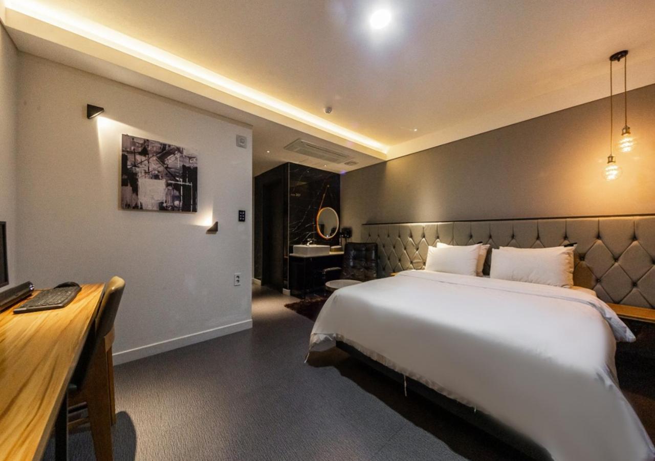 West In Hotel Yeosu Bagian luar foto