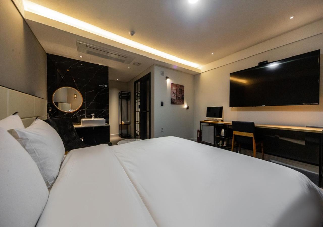 West In Hotel Yeosu Bagian luar foto
