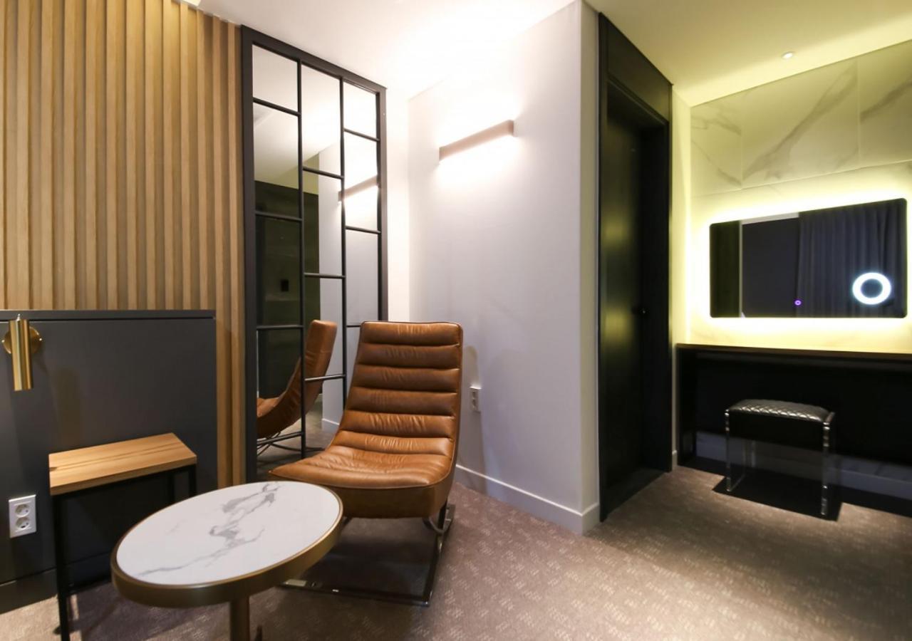 West In Hotel Yeosu Bagian luar foto