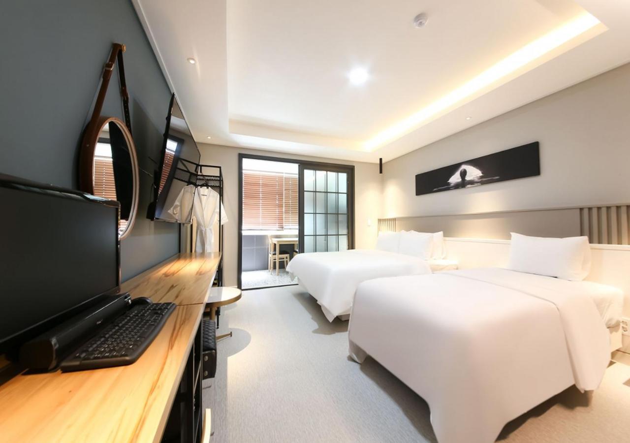West In Hotel Yeosu Bagian luar foto