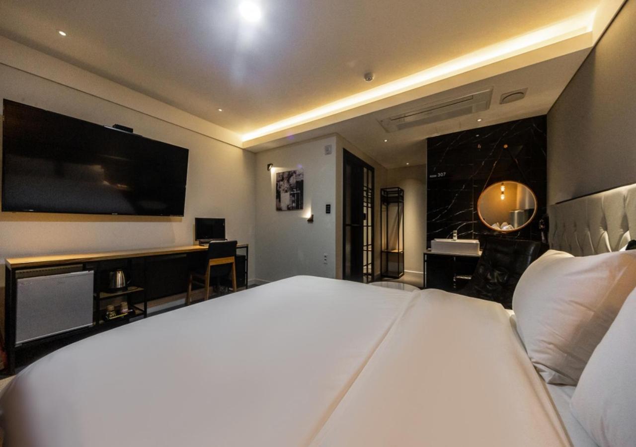 West In Hotel Yeosu Bagian luar foto