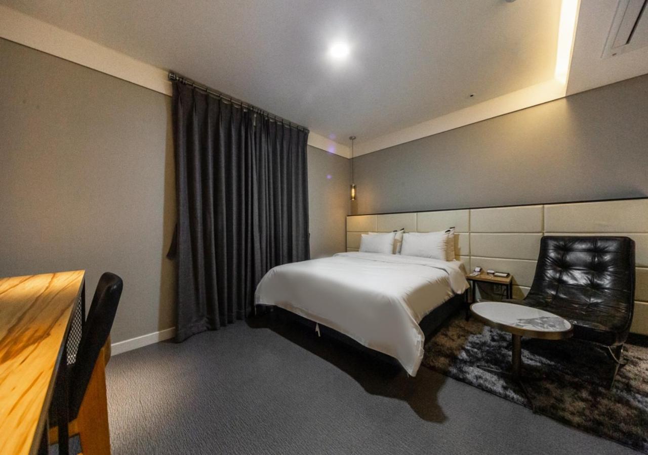 West In Hotel Yeosu Bagian luar foto