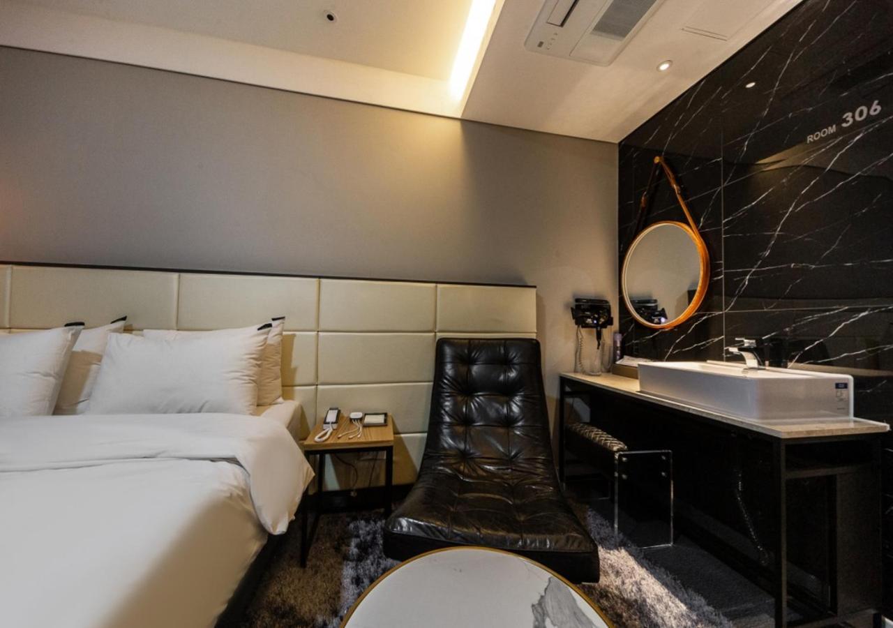 West In Hotel Yeosu Bagian luar foto