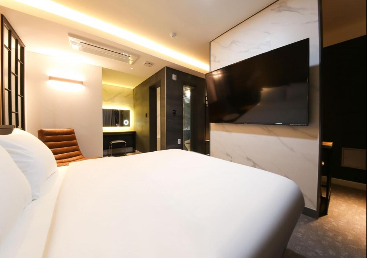 West In Hotel Yeosu Bagian luar foto