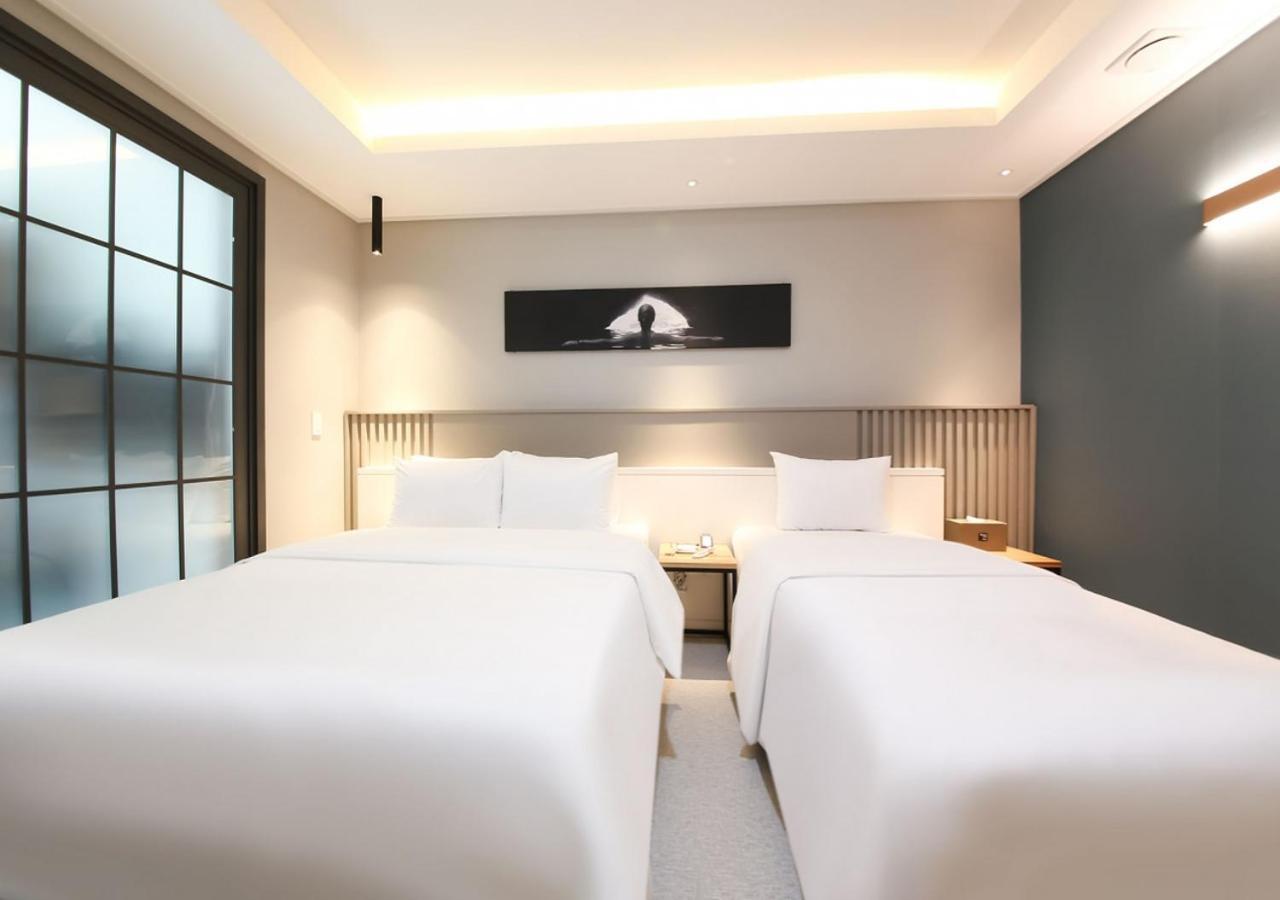 West In Hotel Yeosu Bagian luar foto
