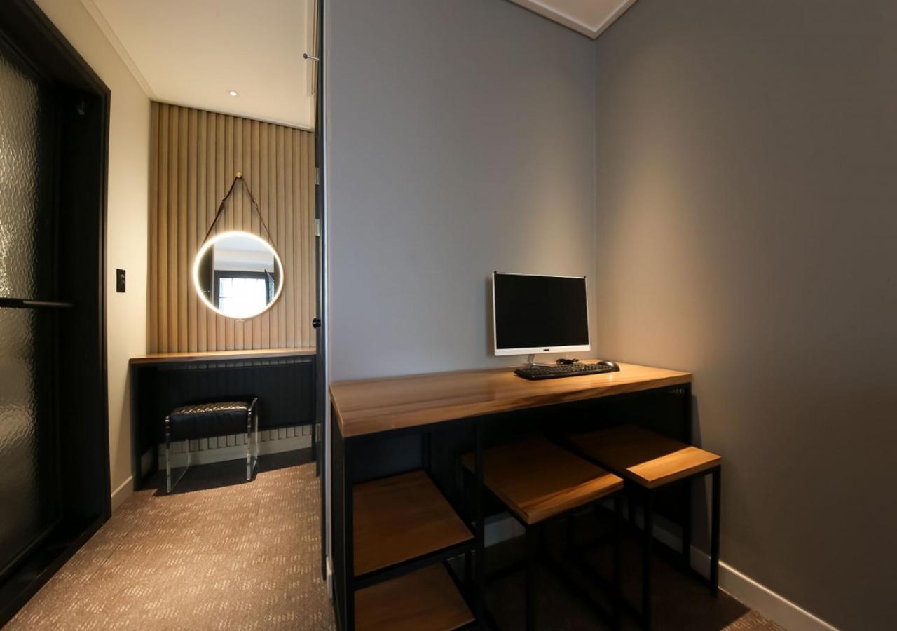 West In Hotel Yeosu Bagian luar foto
