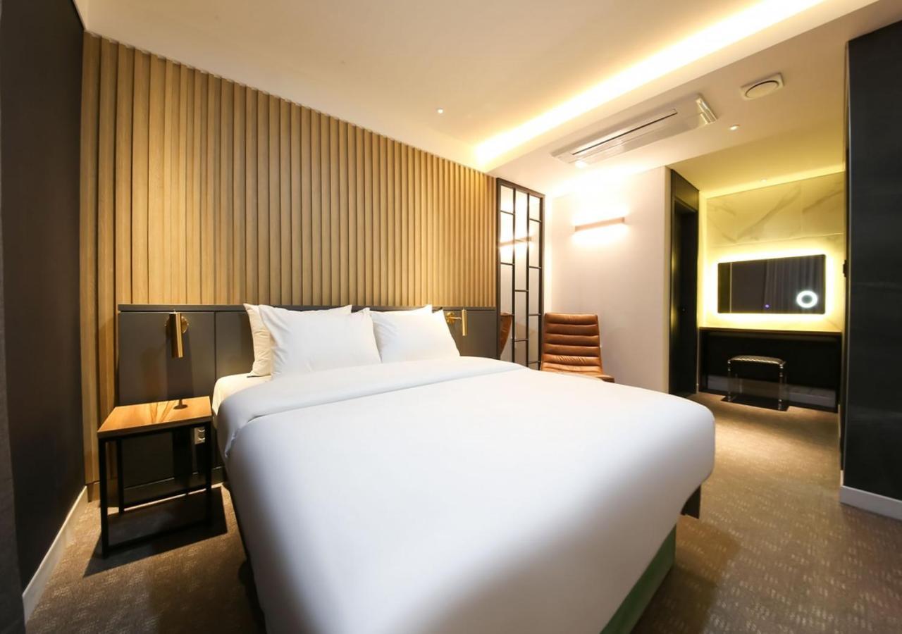 West In Hotel Yeosu Bagian luar foto