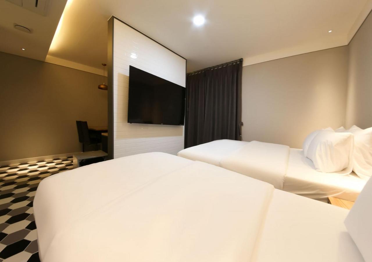 West In Hotel Yeosu Bagian luar foto