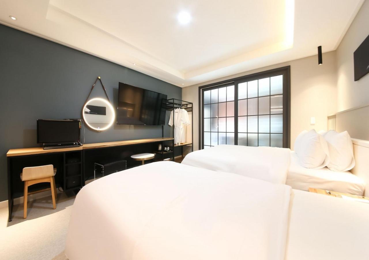 West In Hotel Yeosu Bagian luar foto